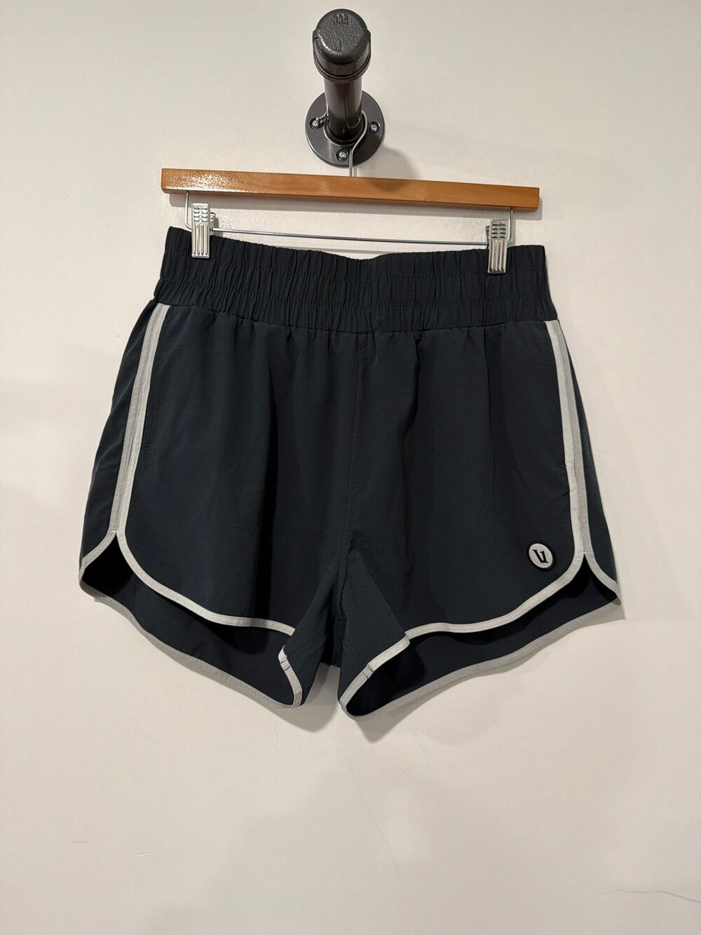 Vuori Shorts Back Pocket 3" Gray Blue Size L